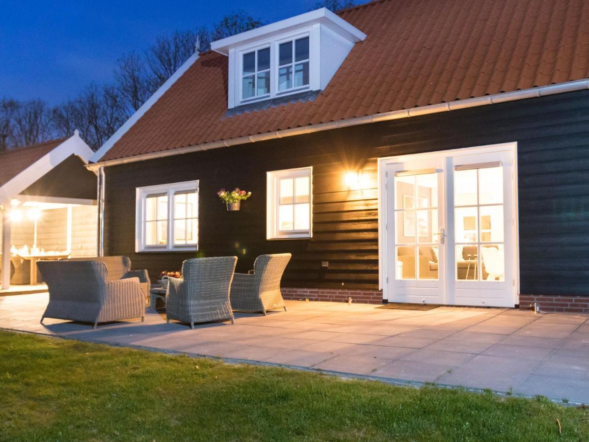Rustic Holiday Home In Wissenkerke With Garden Exterior foto
